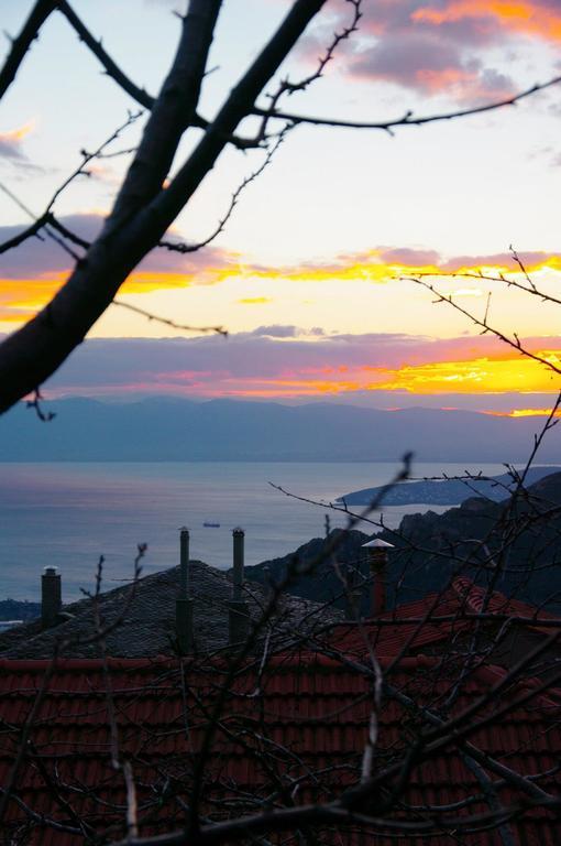 Sarafis Guesthouse Agios Lavrentios Exterior foto